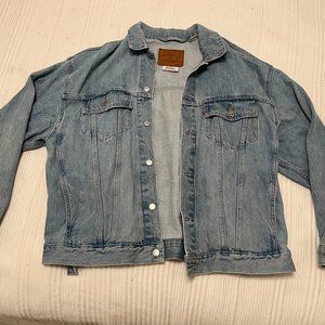 Levi's lightwash denim jacket